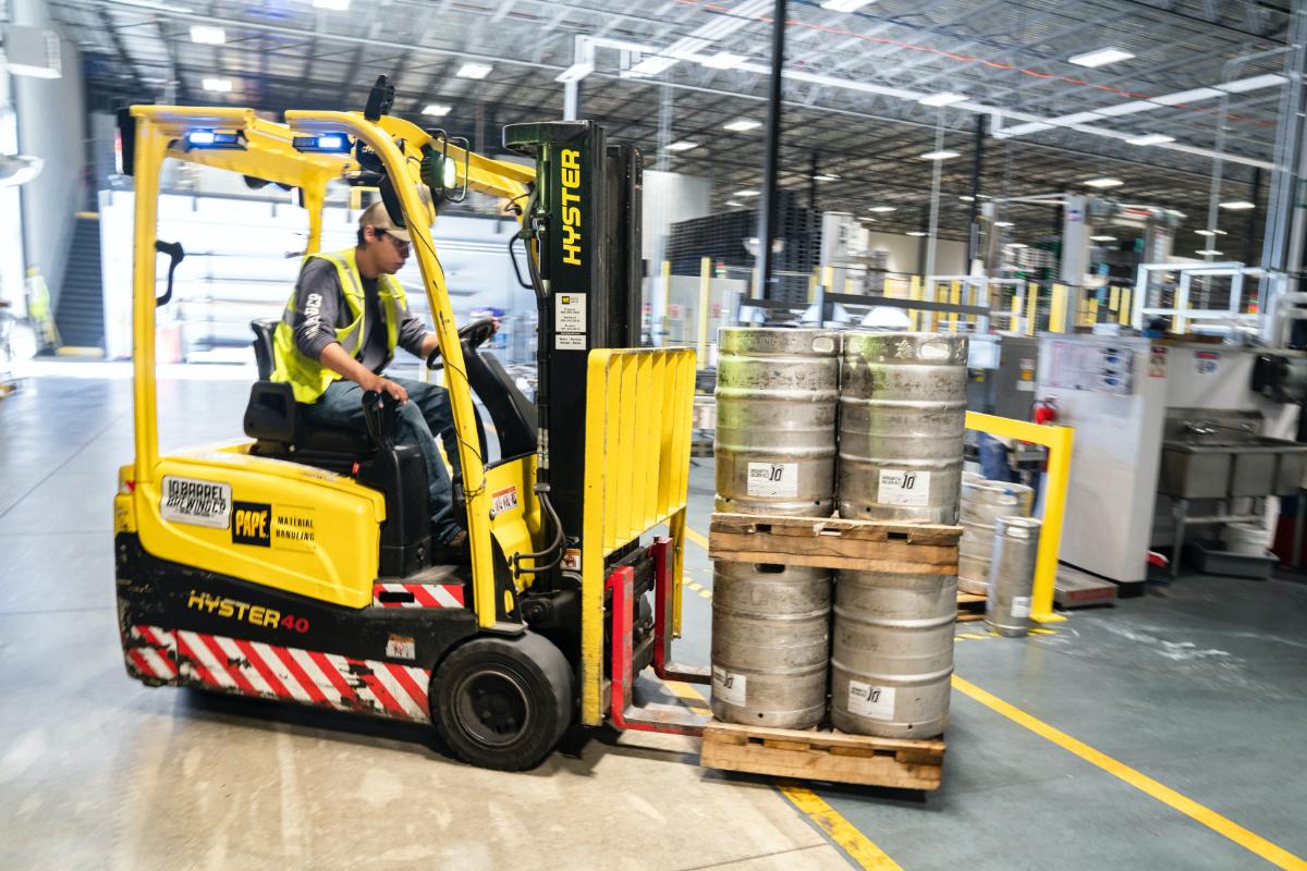 What Types Of Forklifts Are Used In Warehouses
